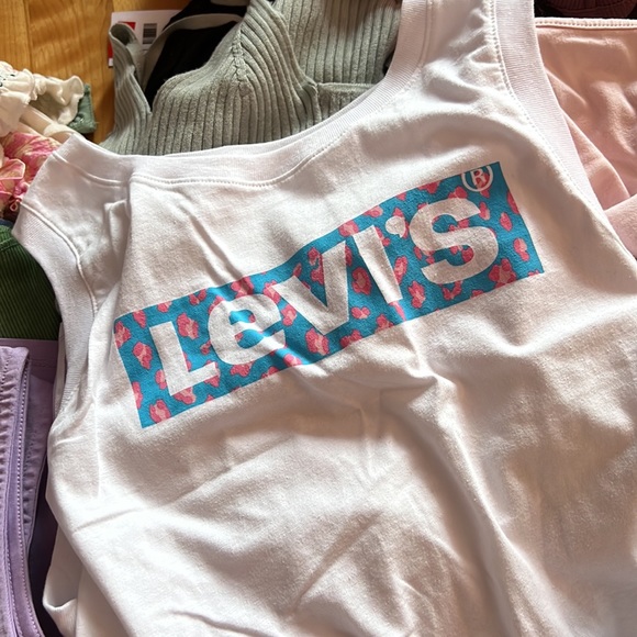 Levi’s tank top - Picture 2 of 2
